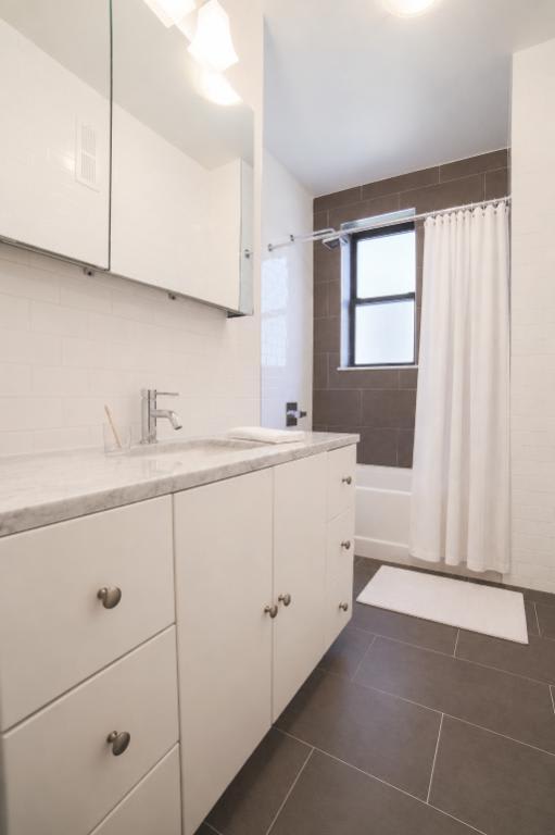 225 Central Park North – photo 5