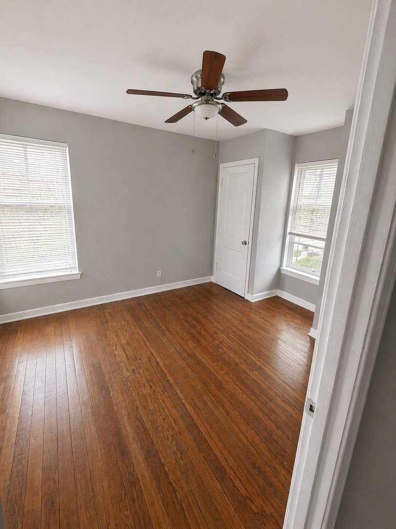BRIGHT AND SPACIOUS 3-BEDROOM NEAR ST. MARY'S UNIVERSITY AND WOODLAWN LAKE – photo 2