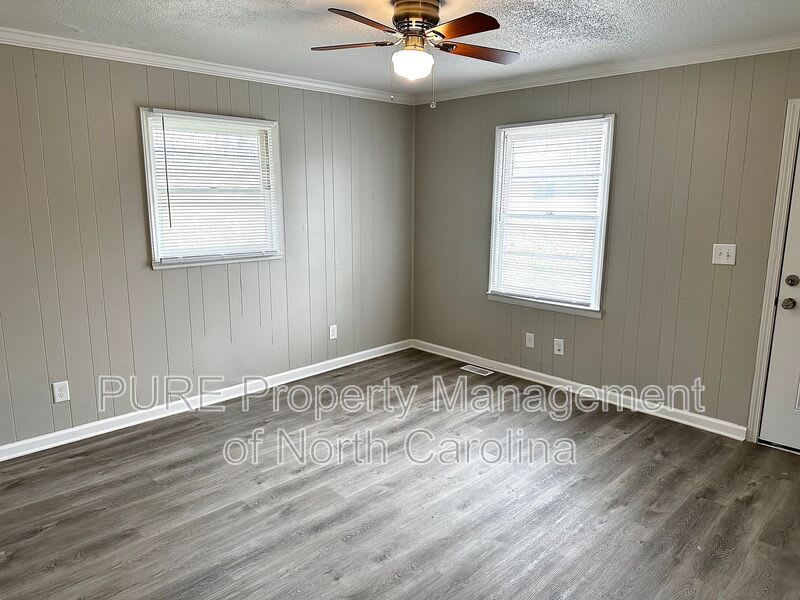 1414 White St – photo 5