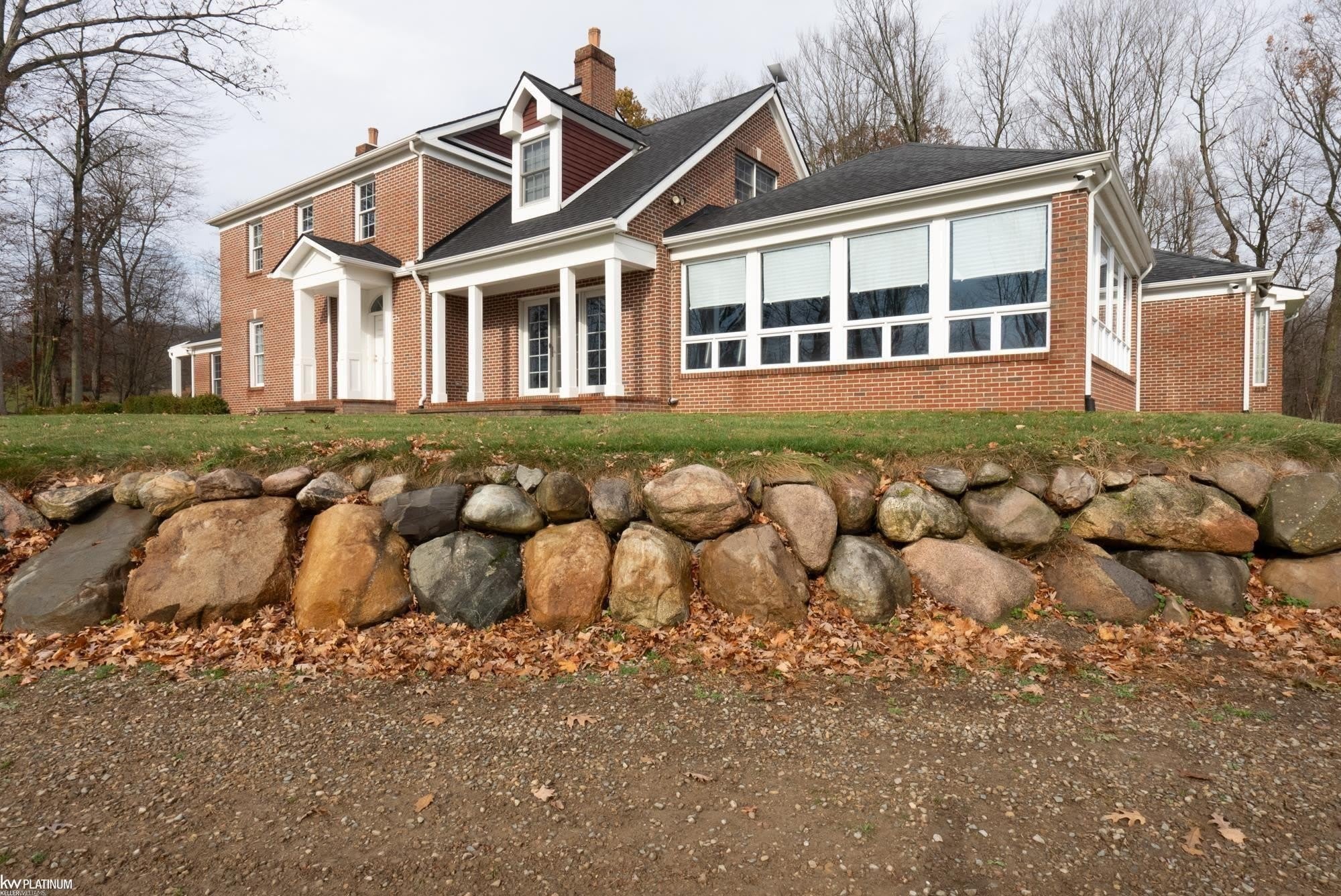 2401 E Brocker Road – photo 3