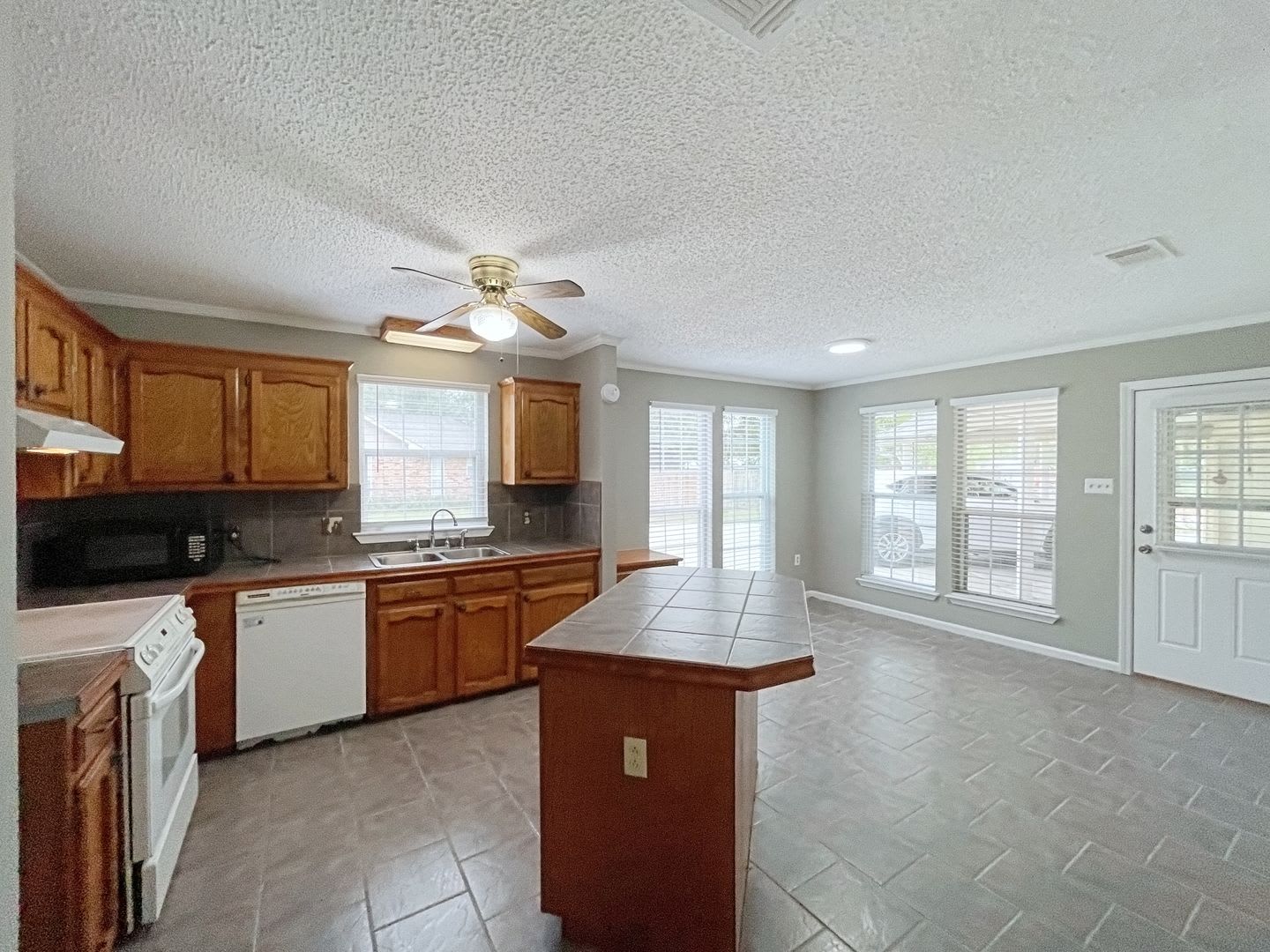 3 Bedroom House in Ascension Parish – photo 3
