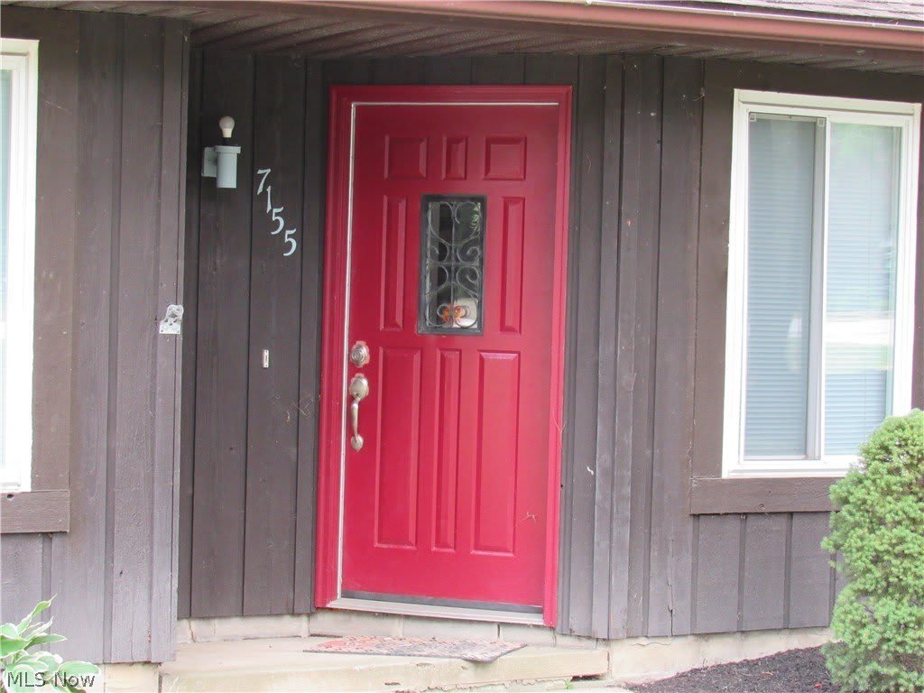 7155 Auburn Road – photo 2