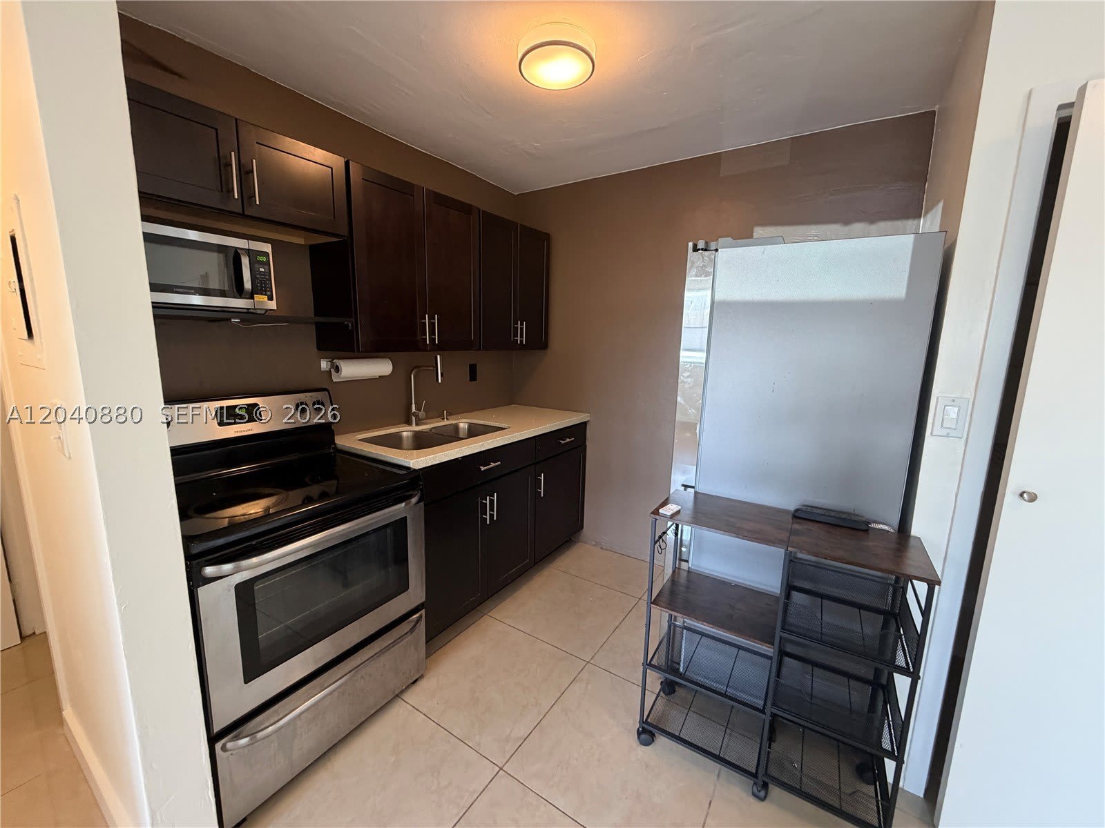 2715 Tigertail Ave – photo 2