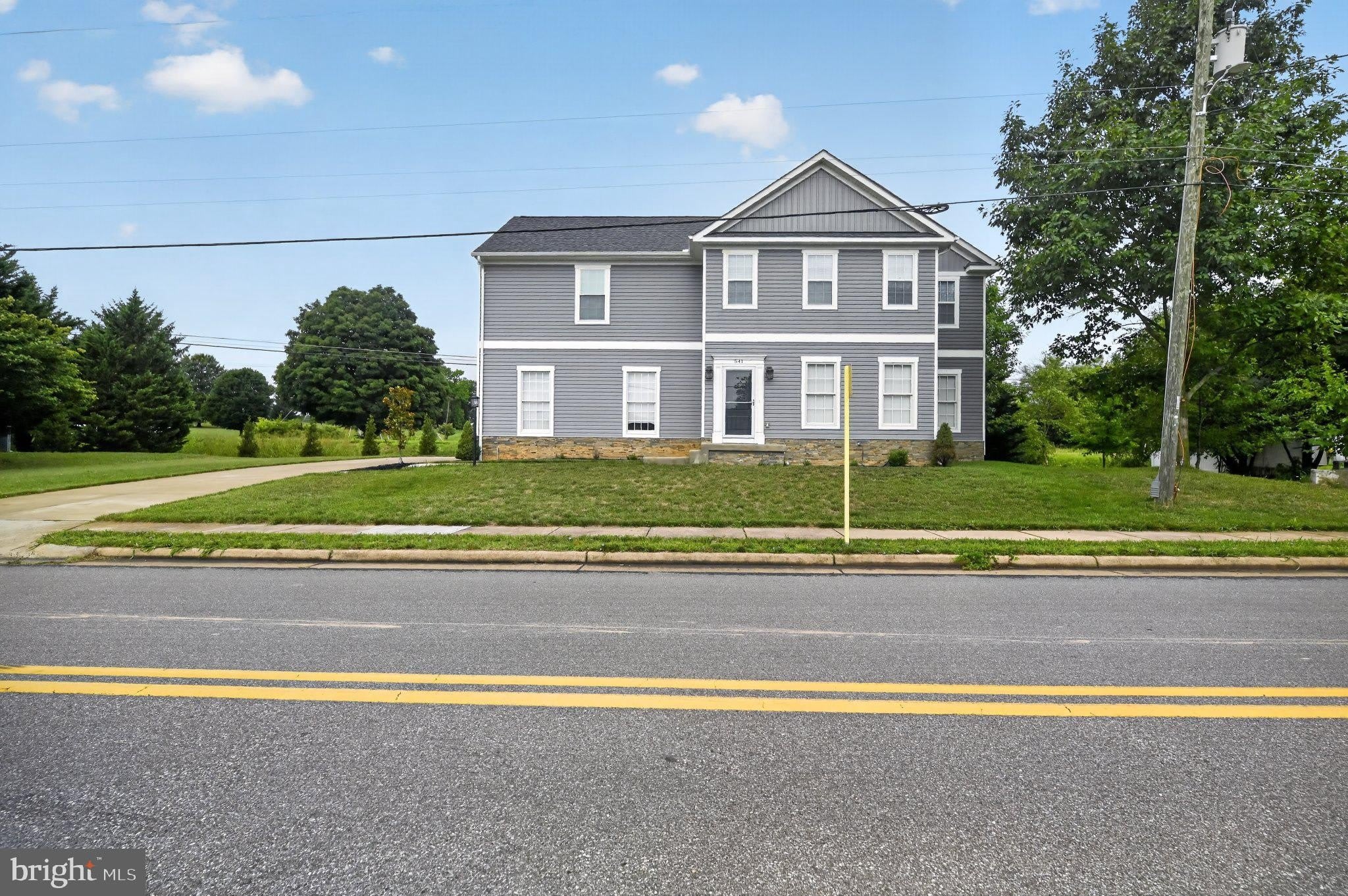 541 S CHURCH Street – photo 3