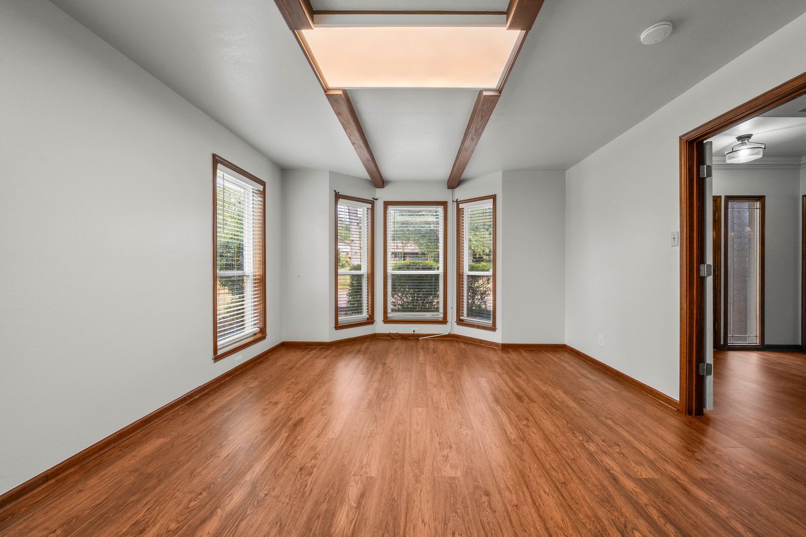 Spacious 4 Bedroom Home in Established Temple Neighborhood! – photo 5