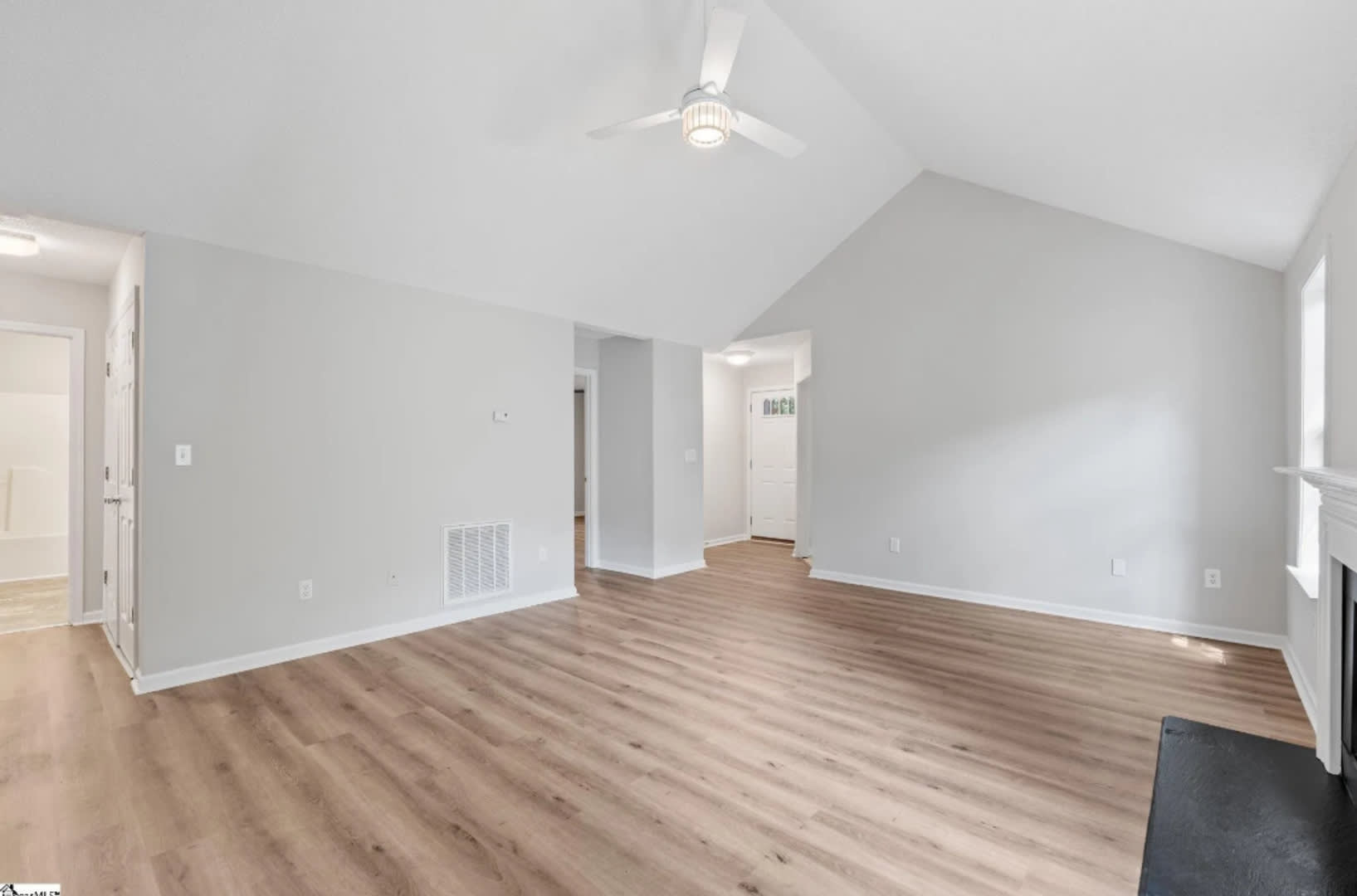 Charming 4/3 Home Downtown Greenville! – photo 5