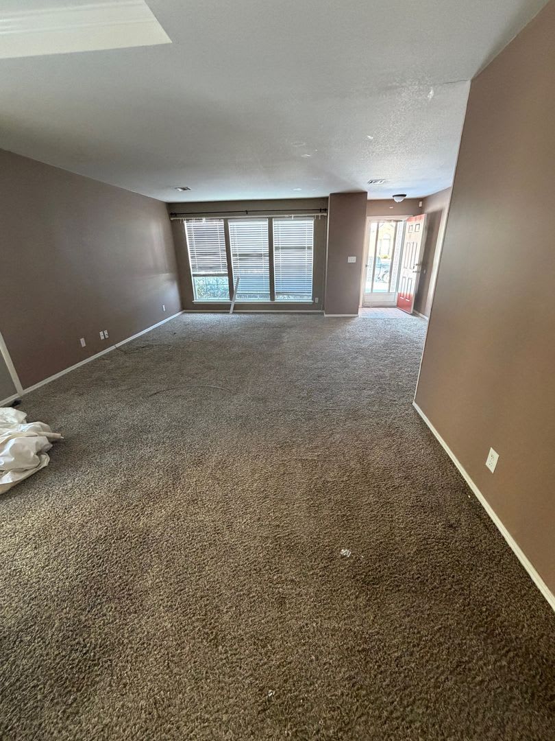 This charming single story 3 bedroom, 2 bath home with the convenience and an unbeatable location. – photo 3