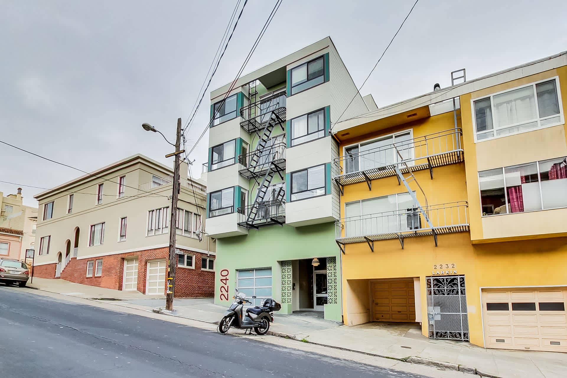 2240 LARKIN Street – photo 4