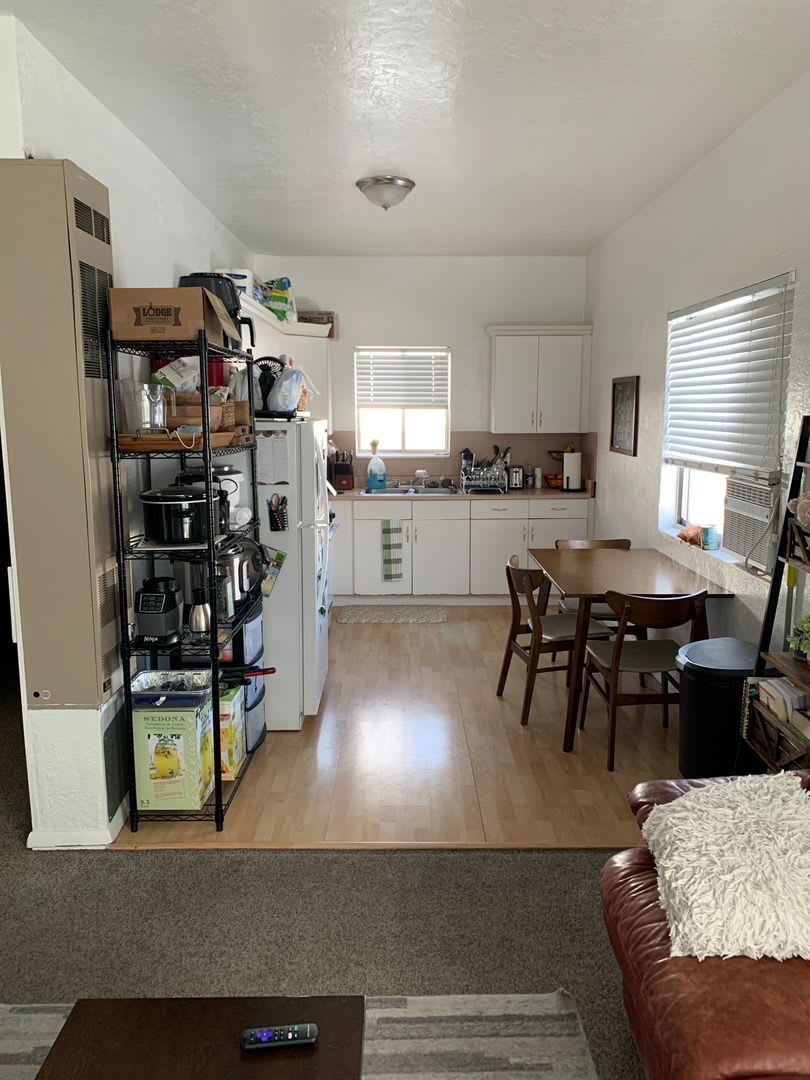 Cute 2 Bedroom Apartment Just 7 Blocks South Of Byu – photo 4