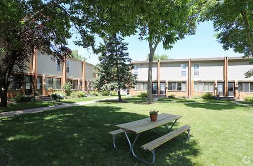 2 And 3 Bedroom Townhomes And 1 Bedroom Apartments – photo 3