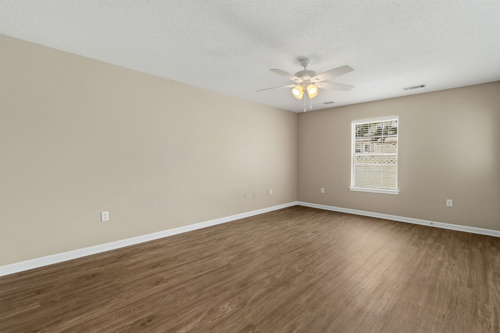 Townhome in Villages at Towne Park – photo 4