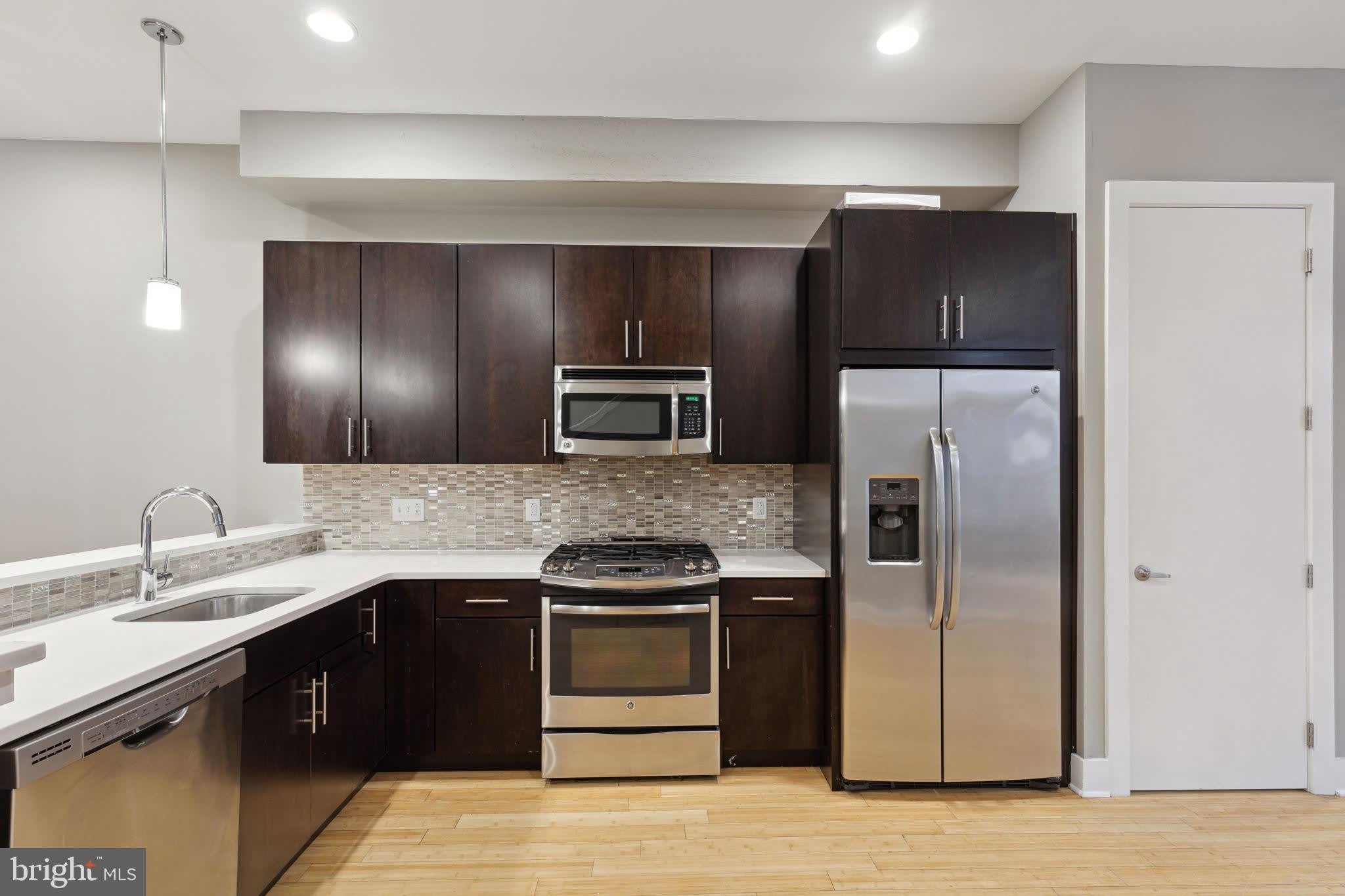 1130 N FRONT Street – photo 4