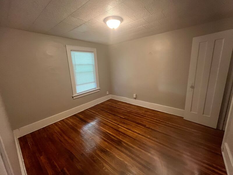 1066 Bay St – photo 5