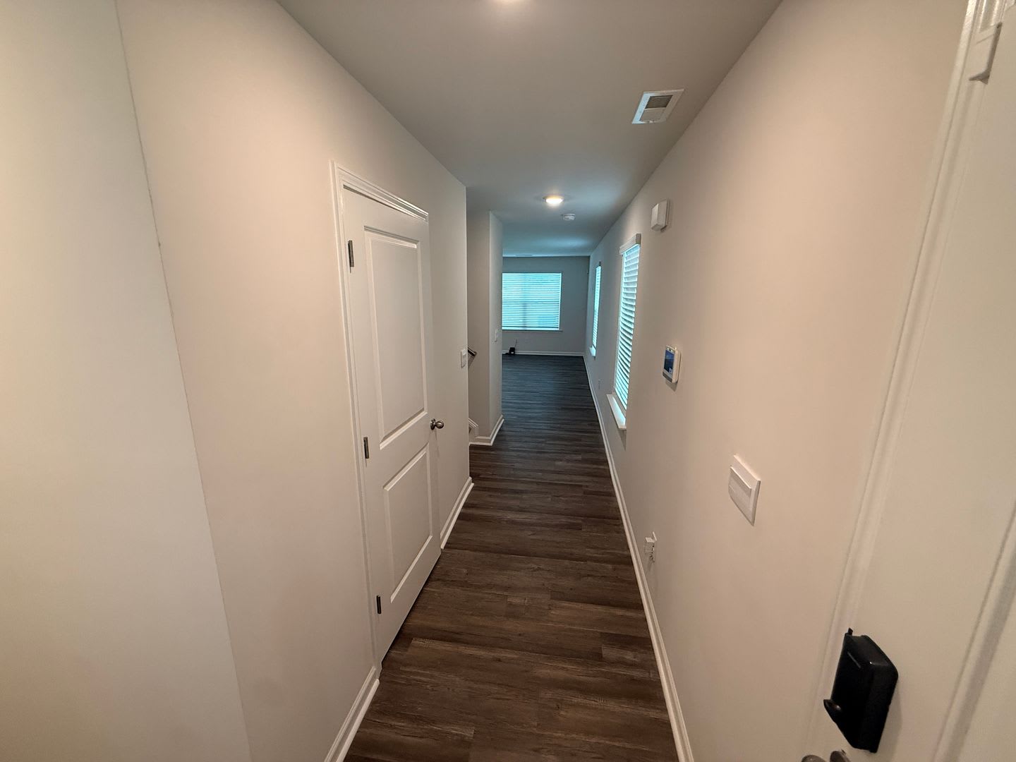 Like New, Upgraded townhome! – photo 4