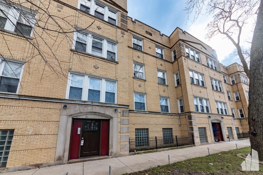 4453 N Hamlin – photo 1