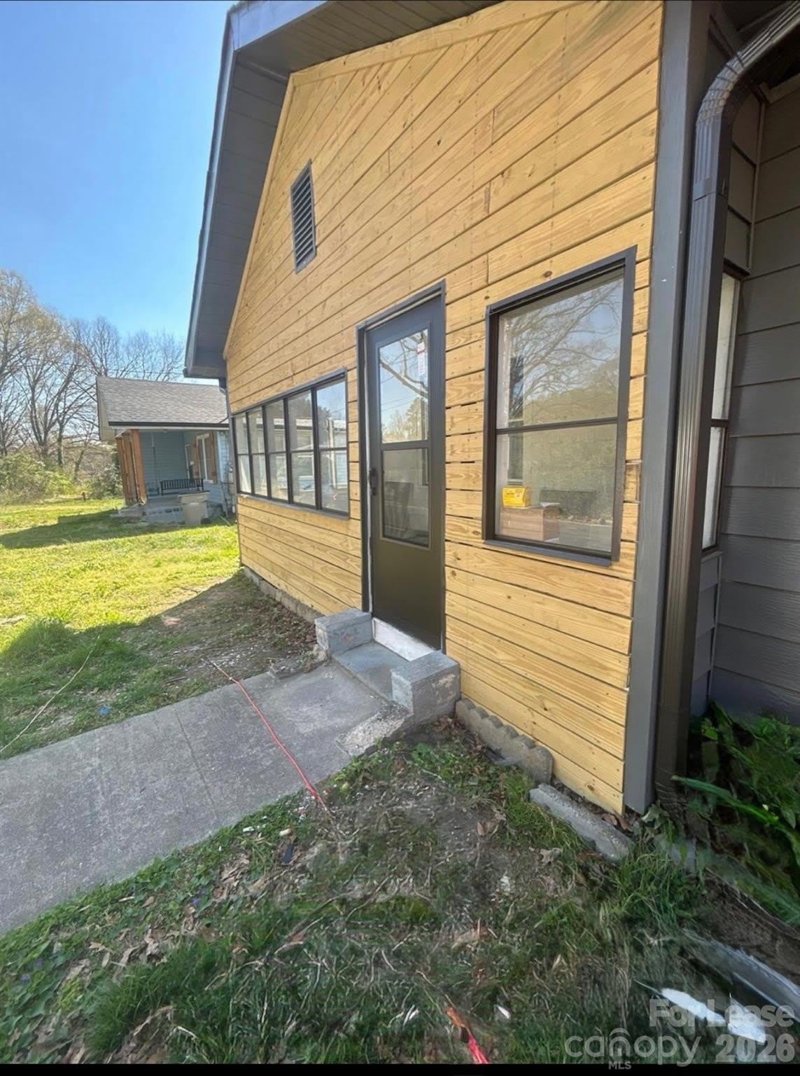 405 S Highland Street – photo 1