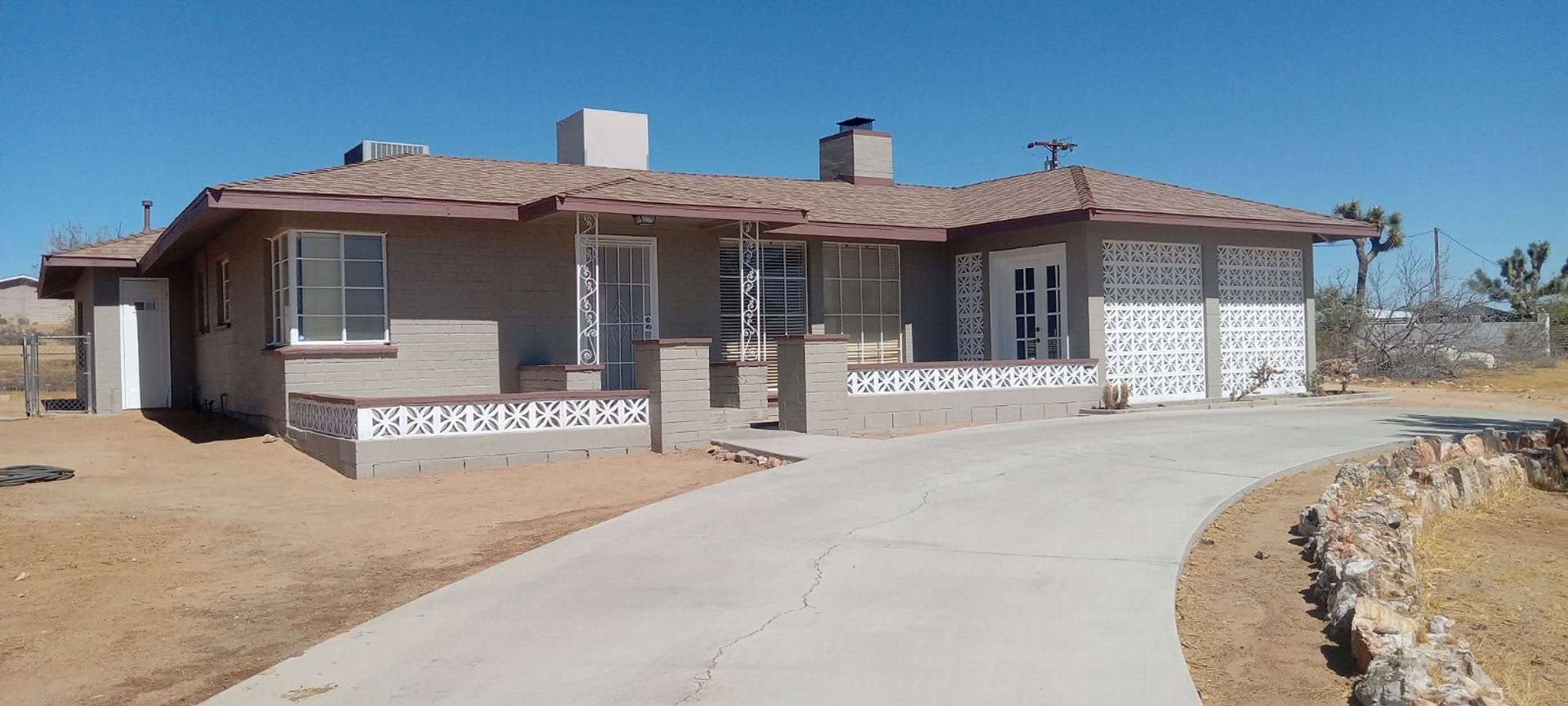 3 bed 2 bath house on the mesa! Move in special!! – photo 2