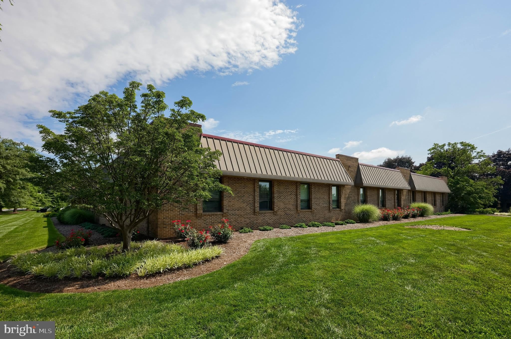 2650 WESTVIEW Drive – photo 3