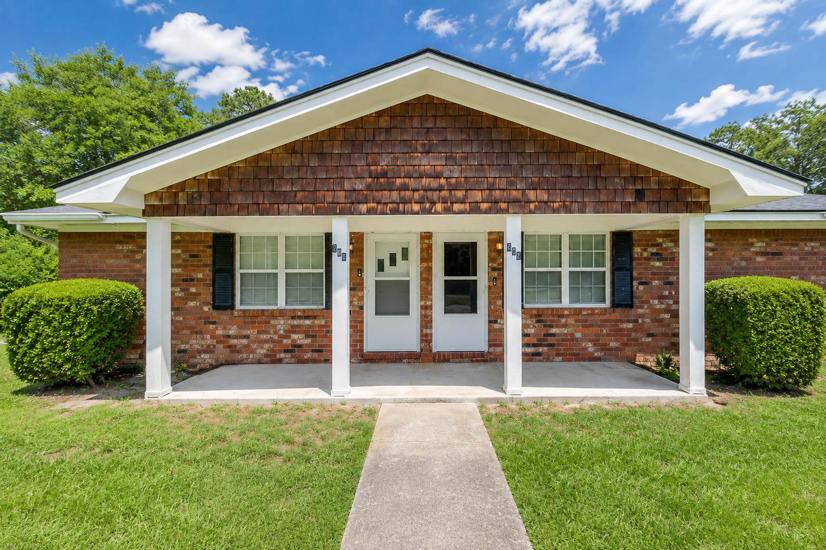Newly Renovated 2BR/1BA Duplex in Springfield, GA! – photo 3