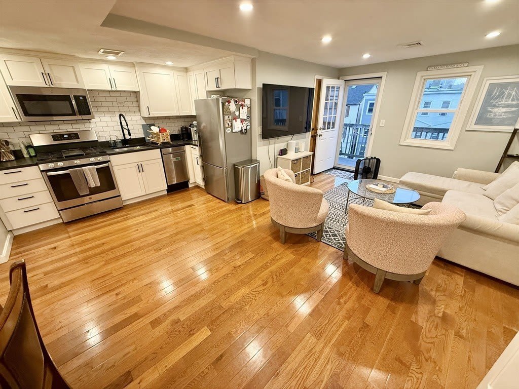 269 Sumner St – photo 3