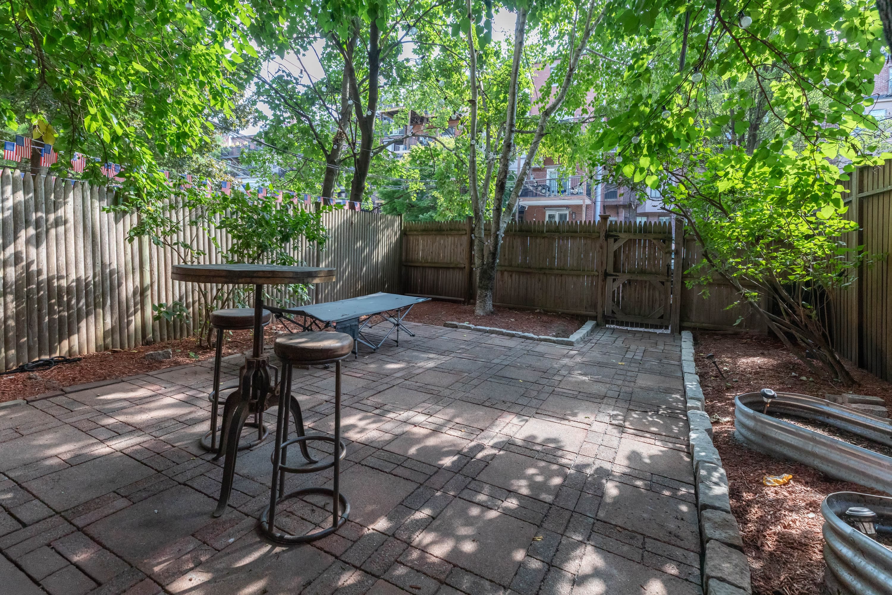 16 Yarmouth St 1 – photo 1