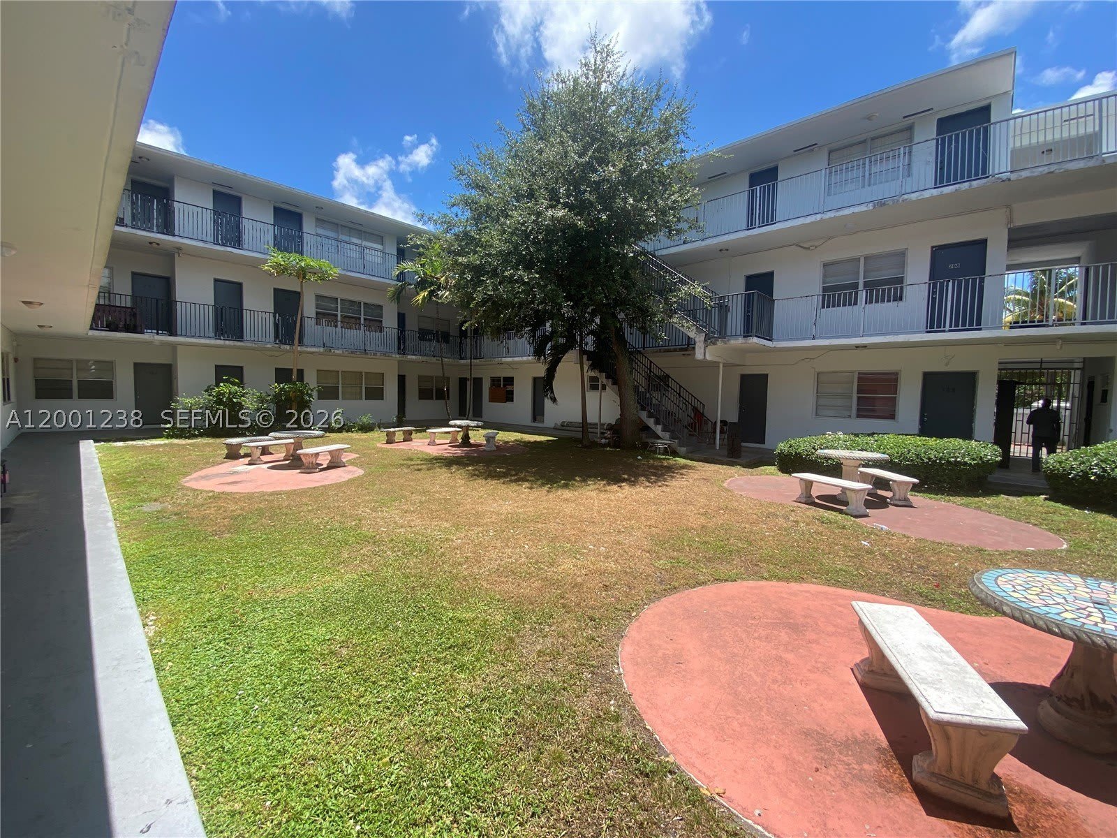 13700 NE 6th Ave – photo 4