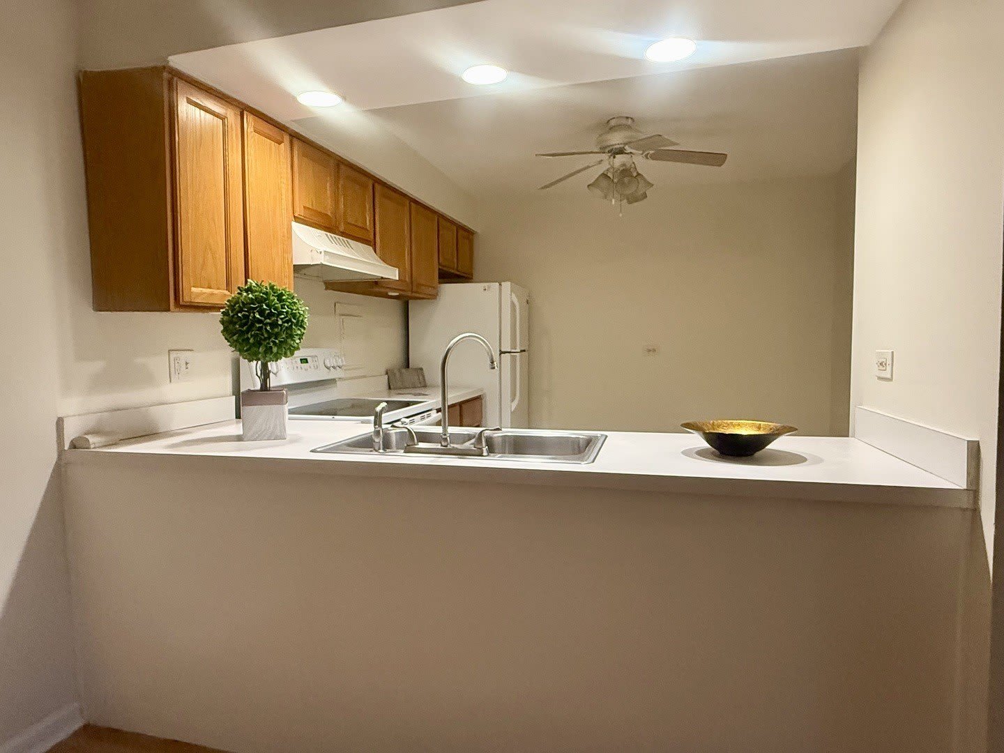 4424 Euclid Avenue – photo 4