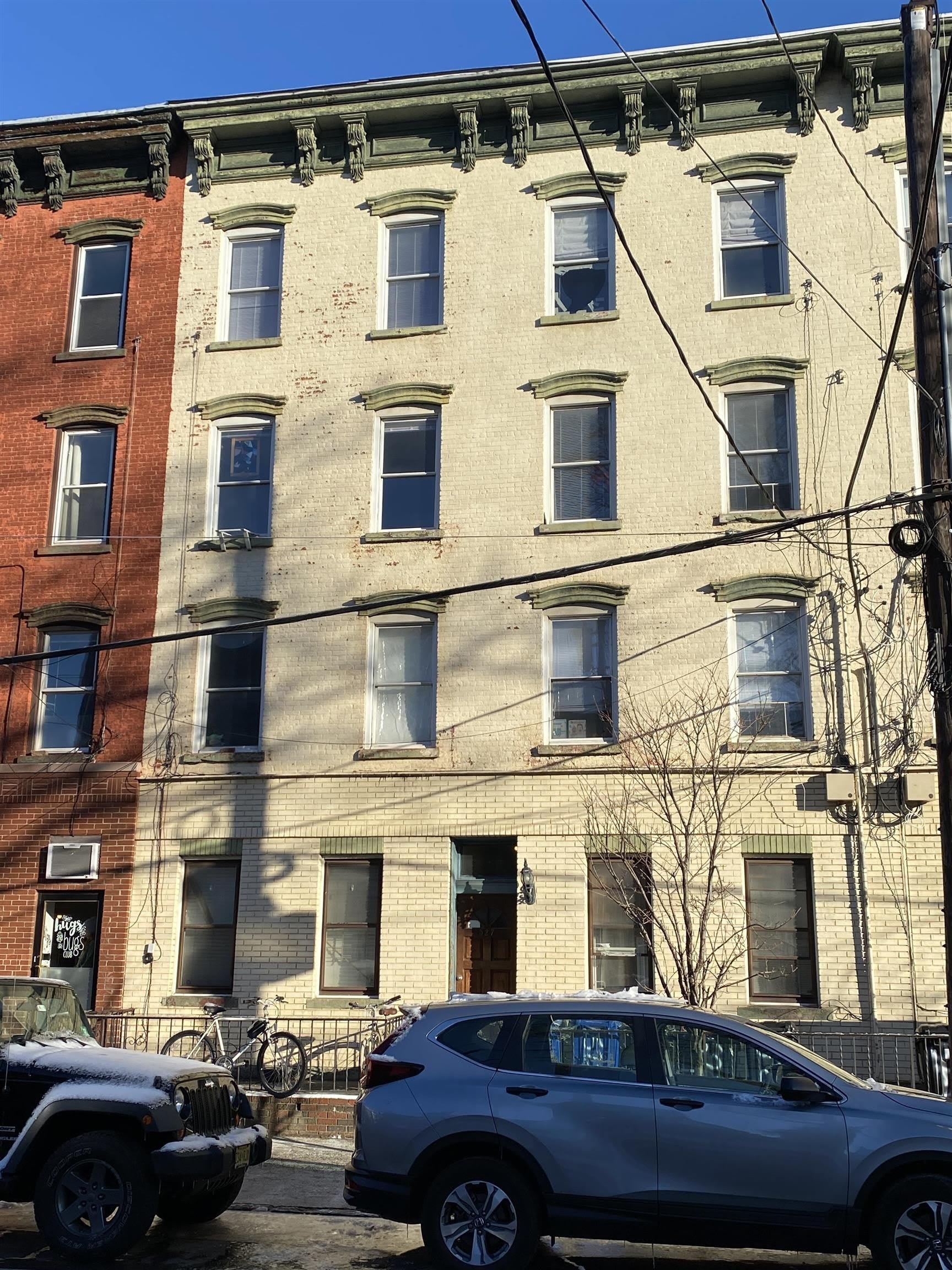 527 Willow Ave – photo 1
