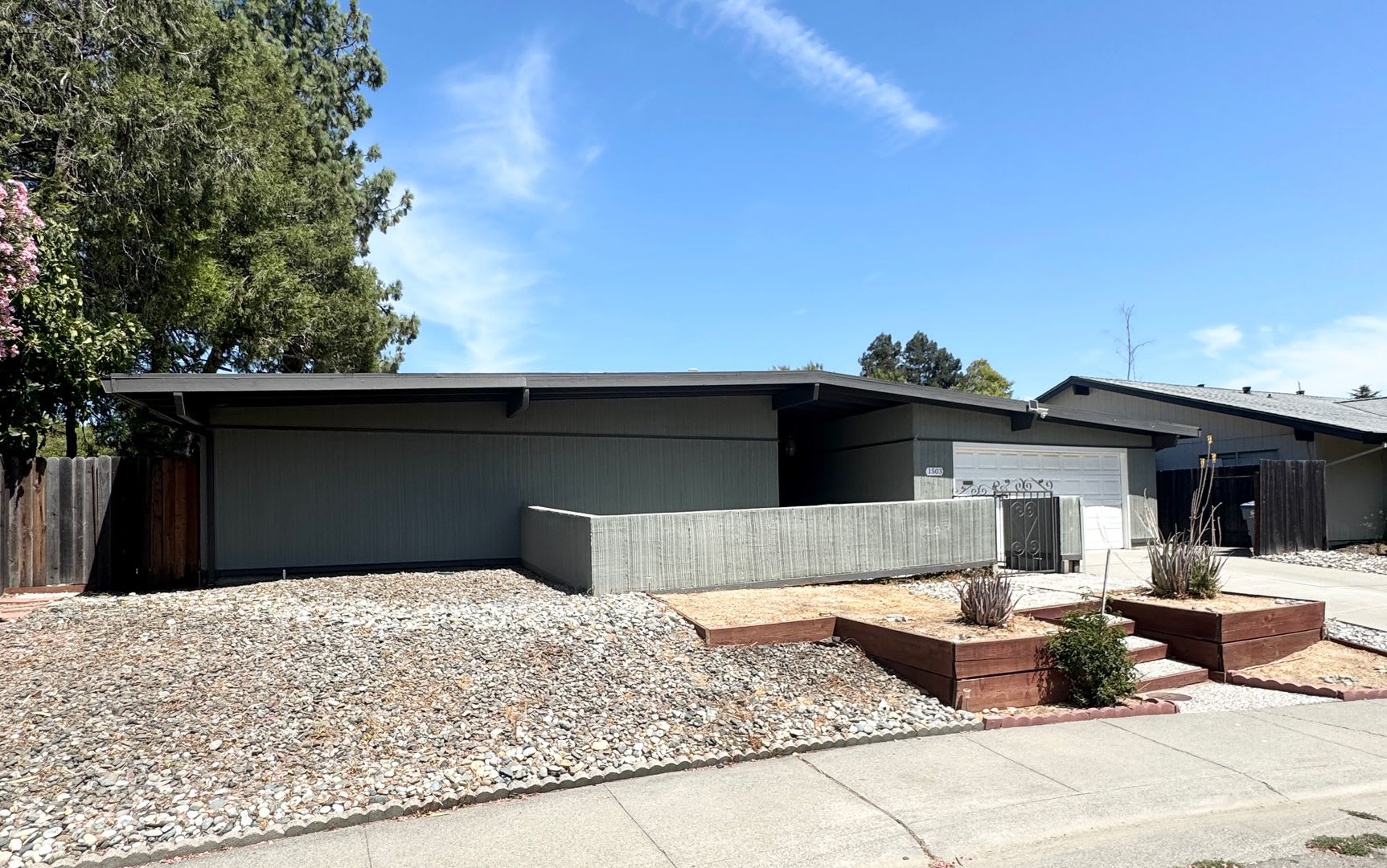 Beautiful & Spacious 4-Bedroom Home in Prime Davis Location – photo 1