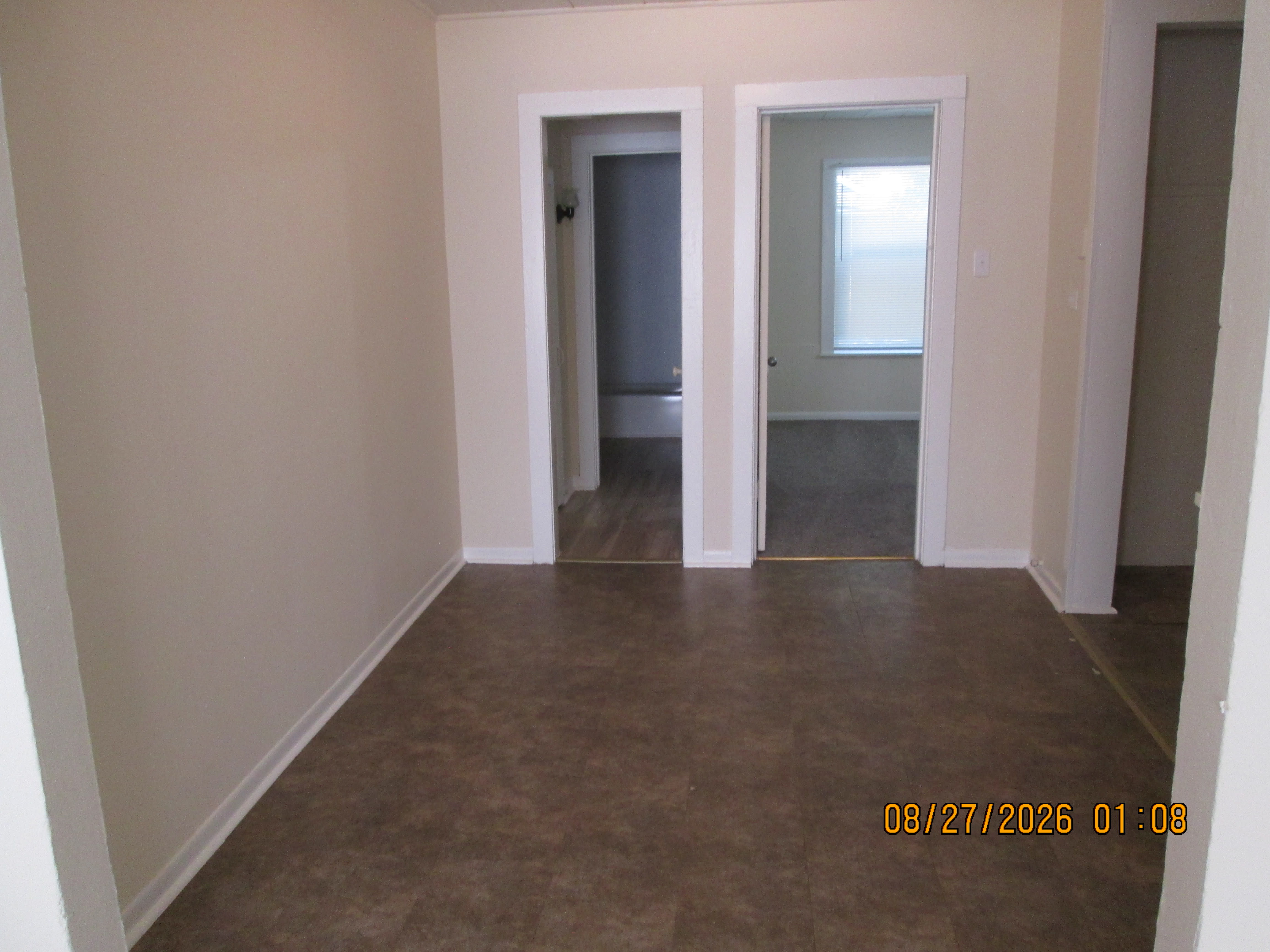 518 Featherston St – photo 3
