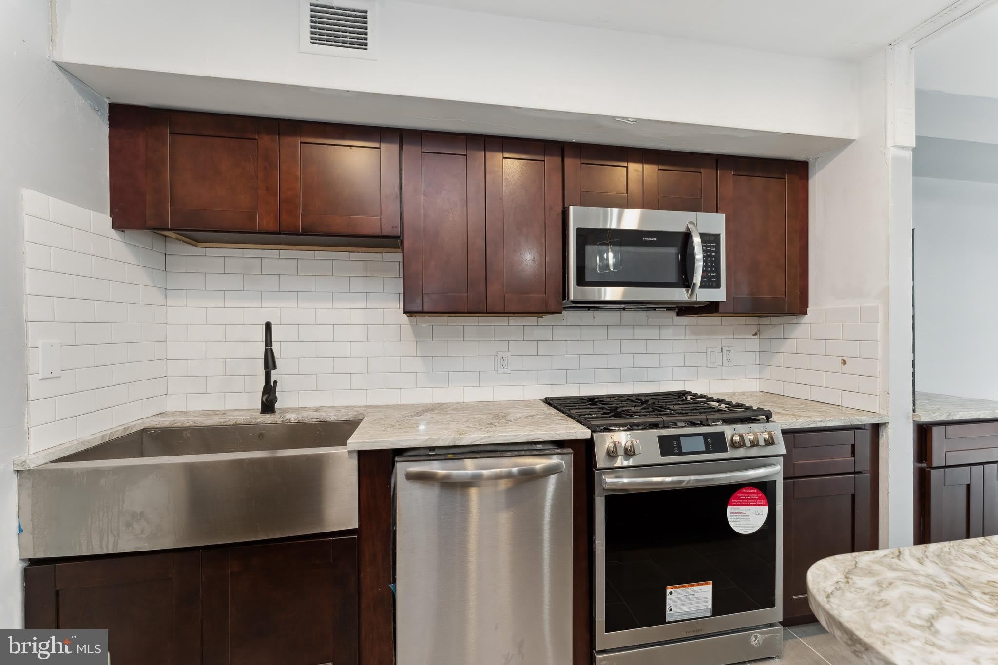 212 G Street SW – photo 5