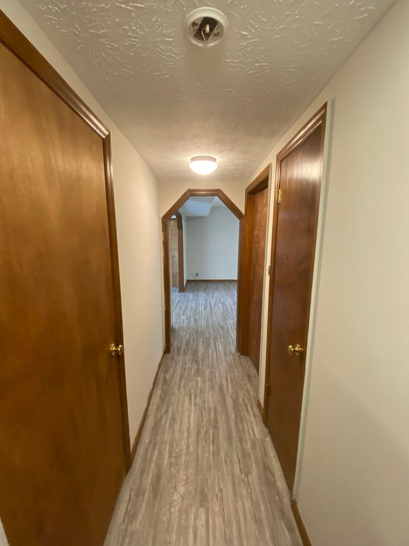 906 Flanders Lane – photo 4
