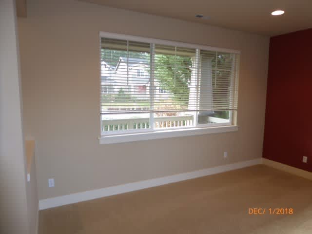 Beautiful 3 Bed 2 5 Bath Home In Redmond Ridge – photo 4