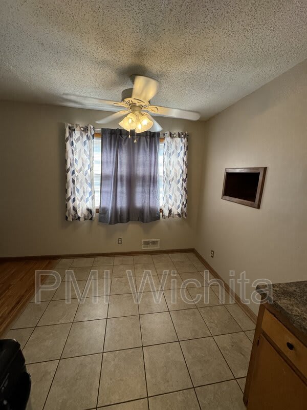 2322 W 29th St S – photo 5