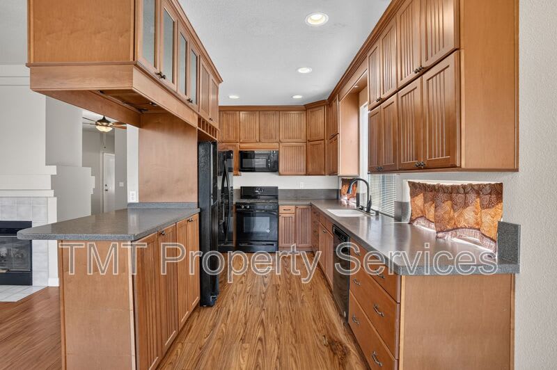 8874 Mandalay Way – photo 4