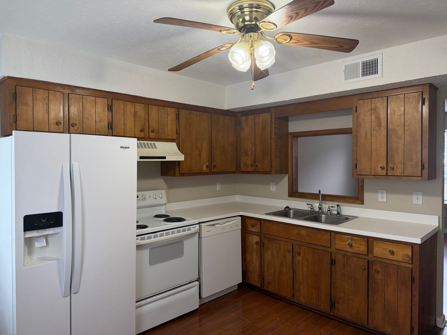2 Bedroom Duplex Townhouse off Wards Ferry Road – photo 4