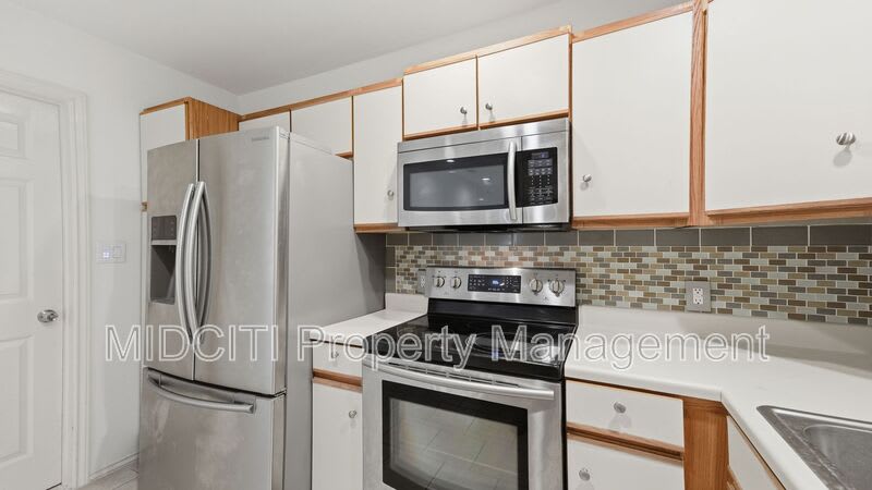 1233 Hollyhock Ln – photo 3