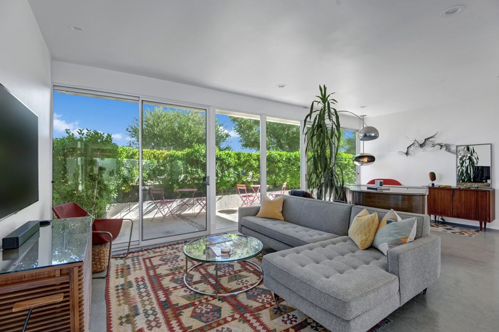 Mid-Century Steel Oasis in Palm Springs (Monthly Only – photo 3