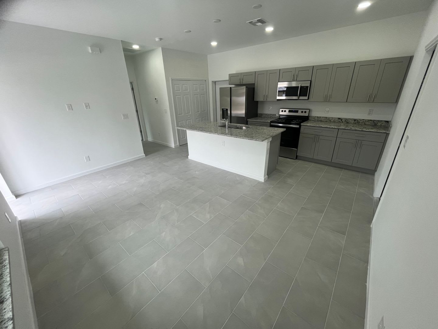 ONE OF A KIND! BRAND NEW 1 Bedroom-1 Bath- 1 Car Garage in Desirable Lehigh Acres! – photo 4
