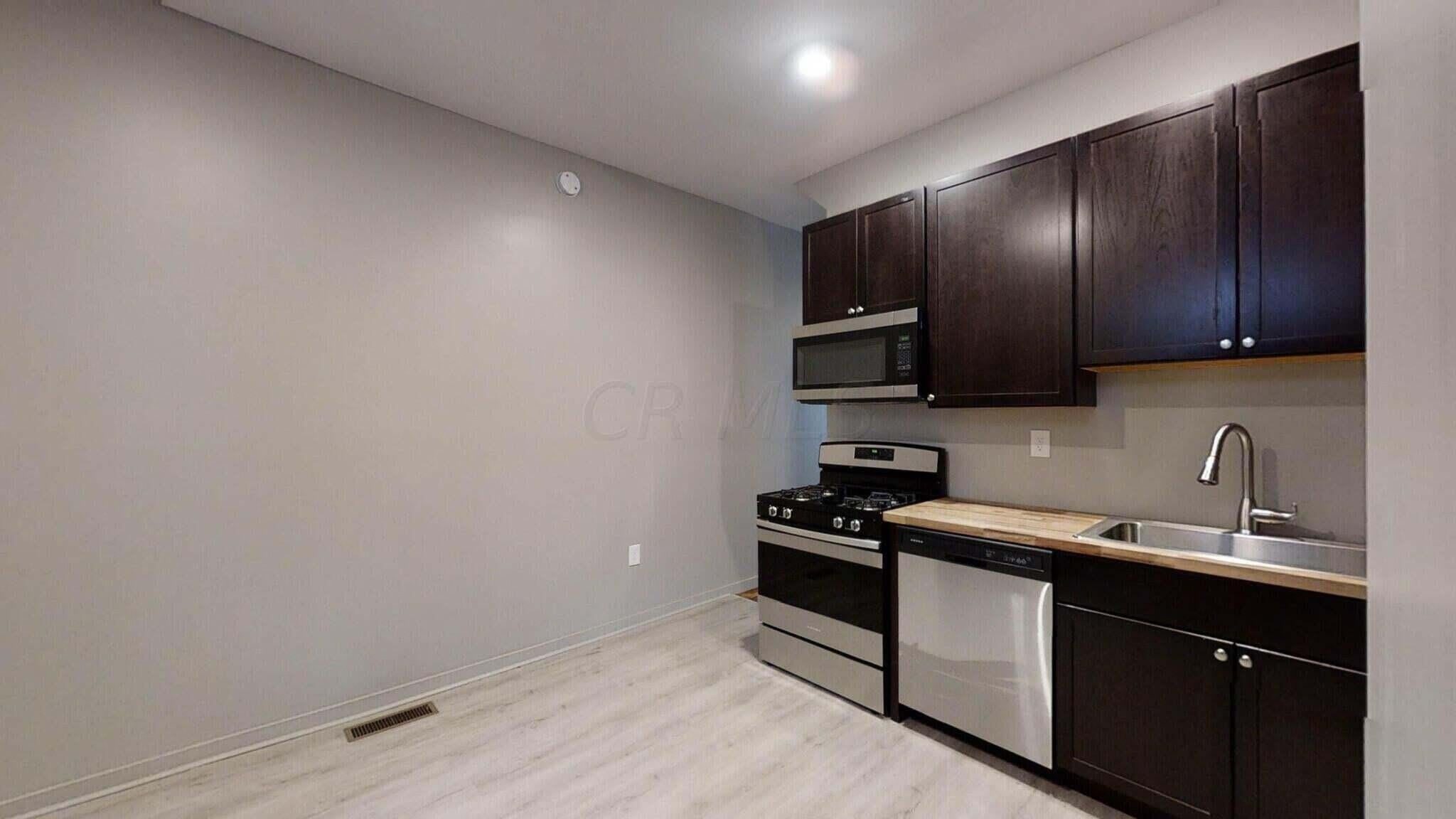 1242 E Mound Street – photo 5