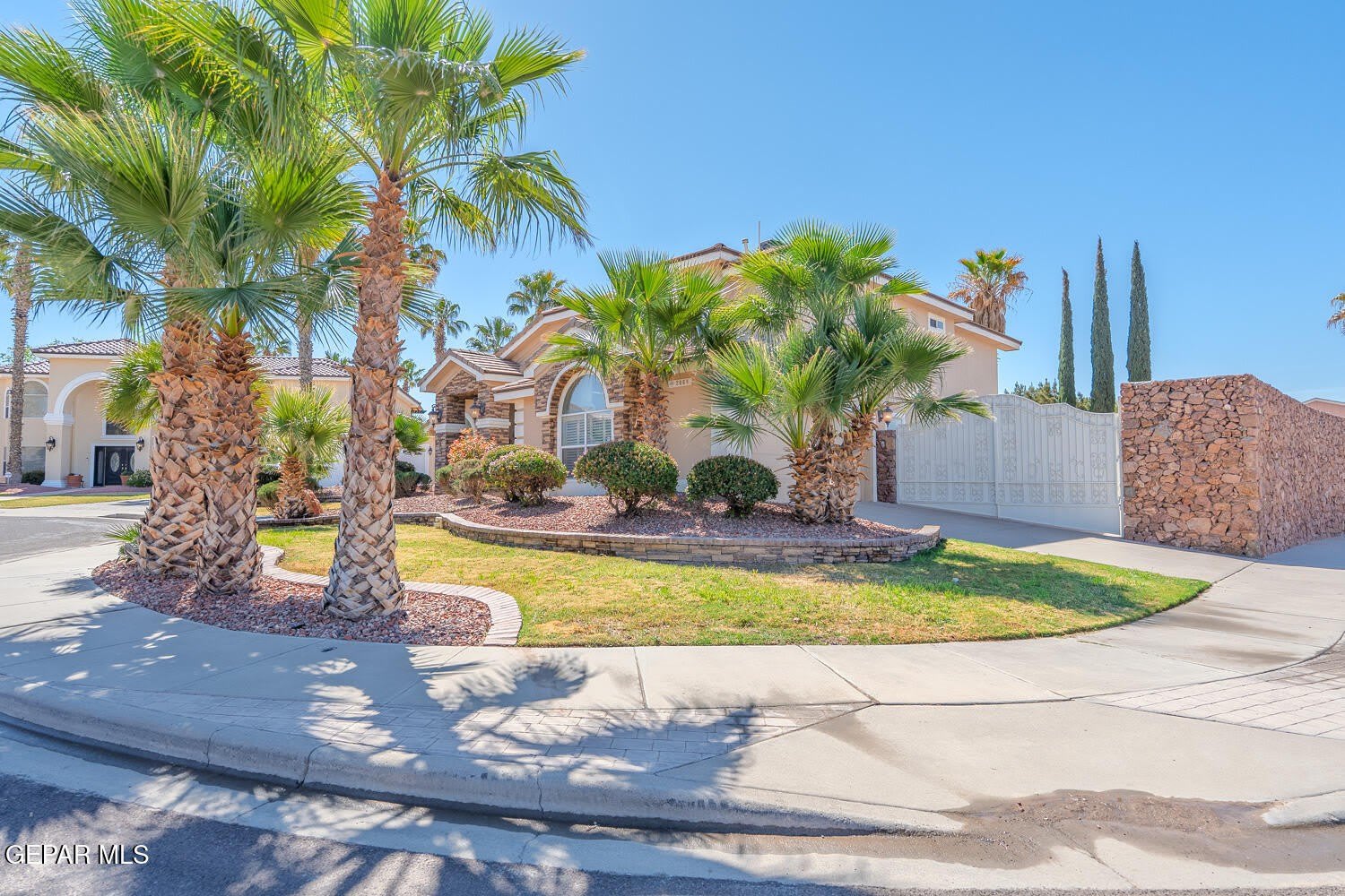 2066 PASEO DEL PRADO – photo 2