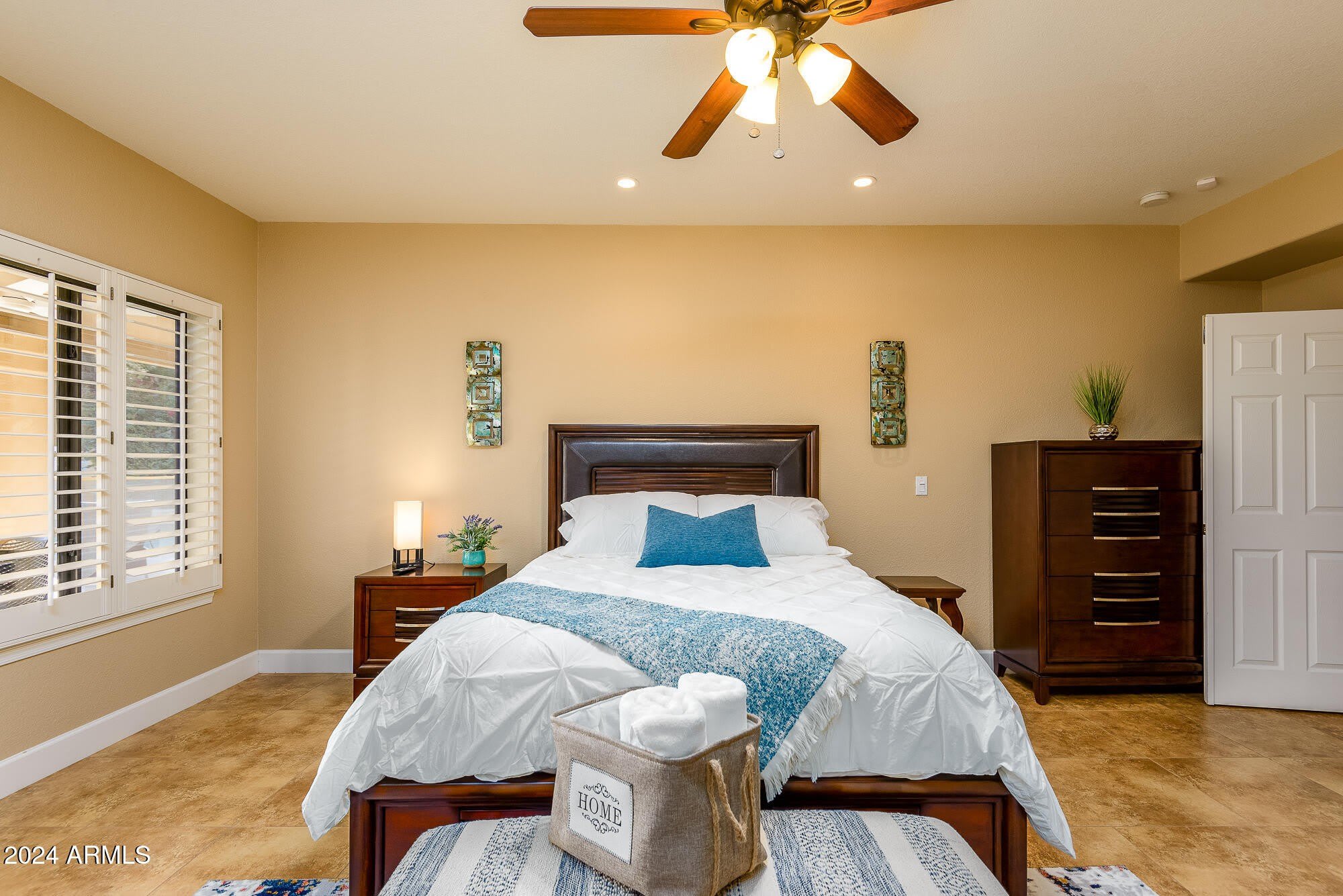 1221 N KENWOOD Lane – photo 3