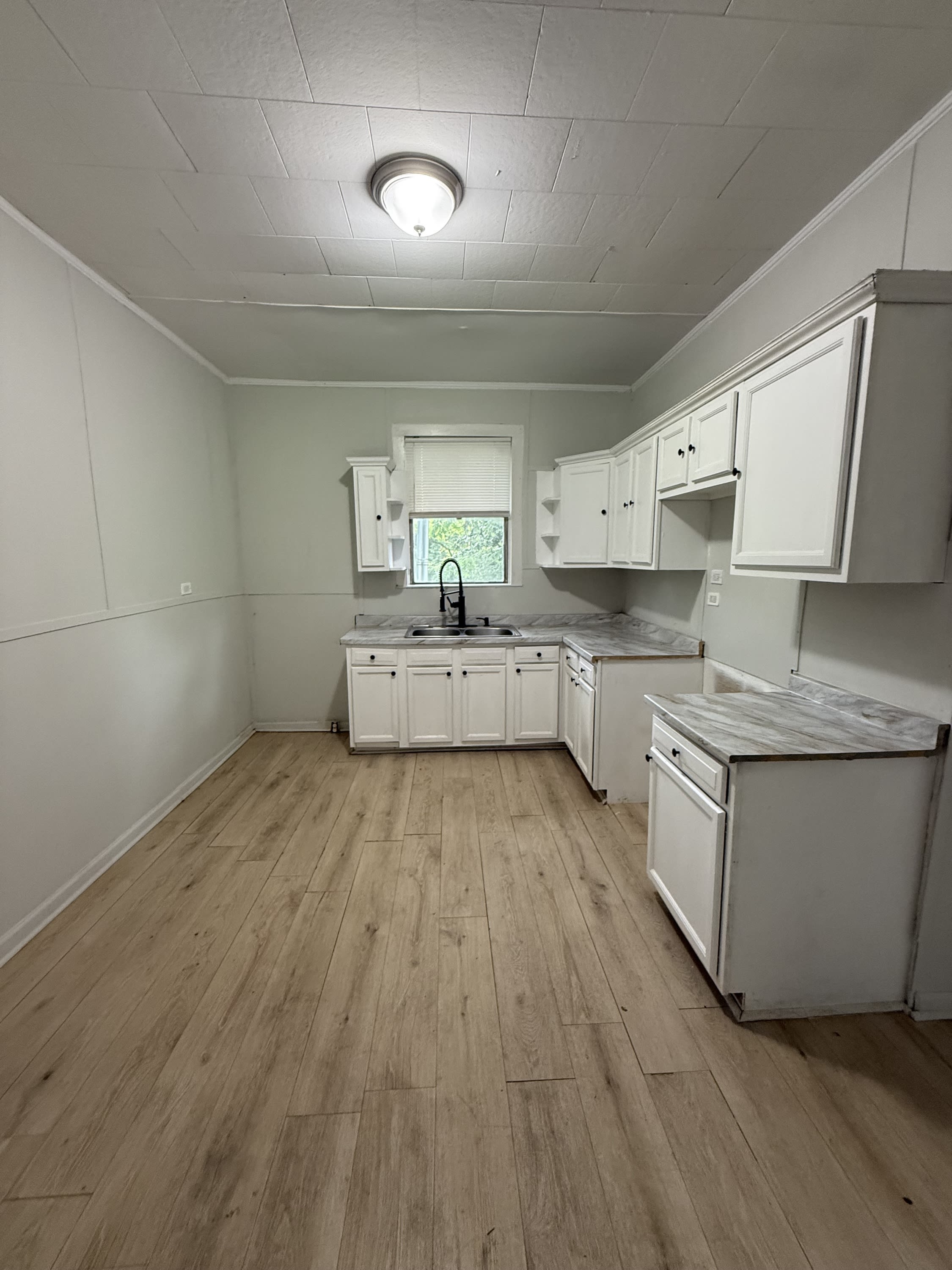 528 Oregon Street – photo 3
