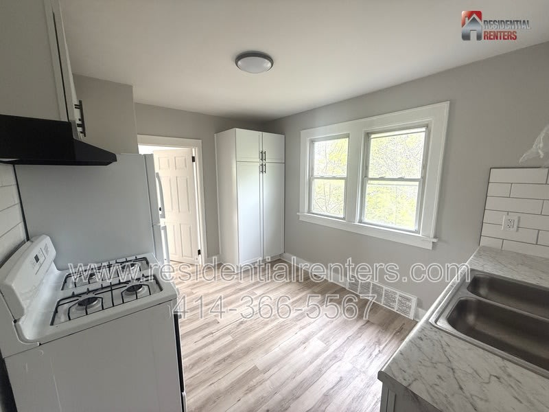 2724 N Palmer Street – photo 2