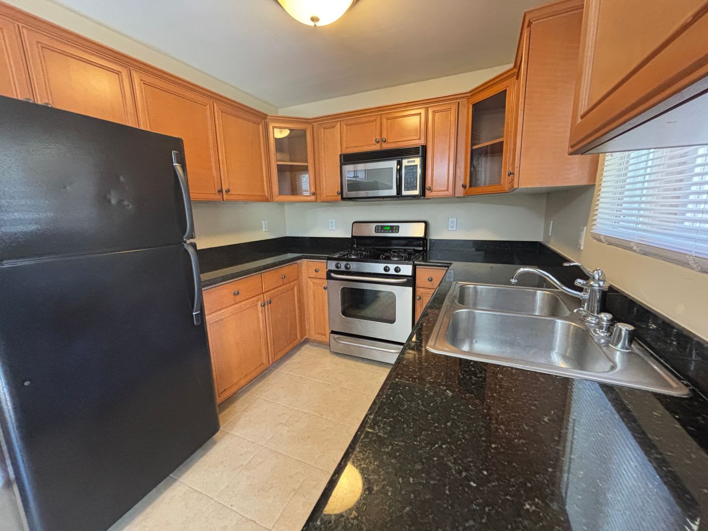 Adorable Condo Ready For Move In – photo 4