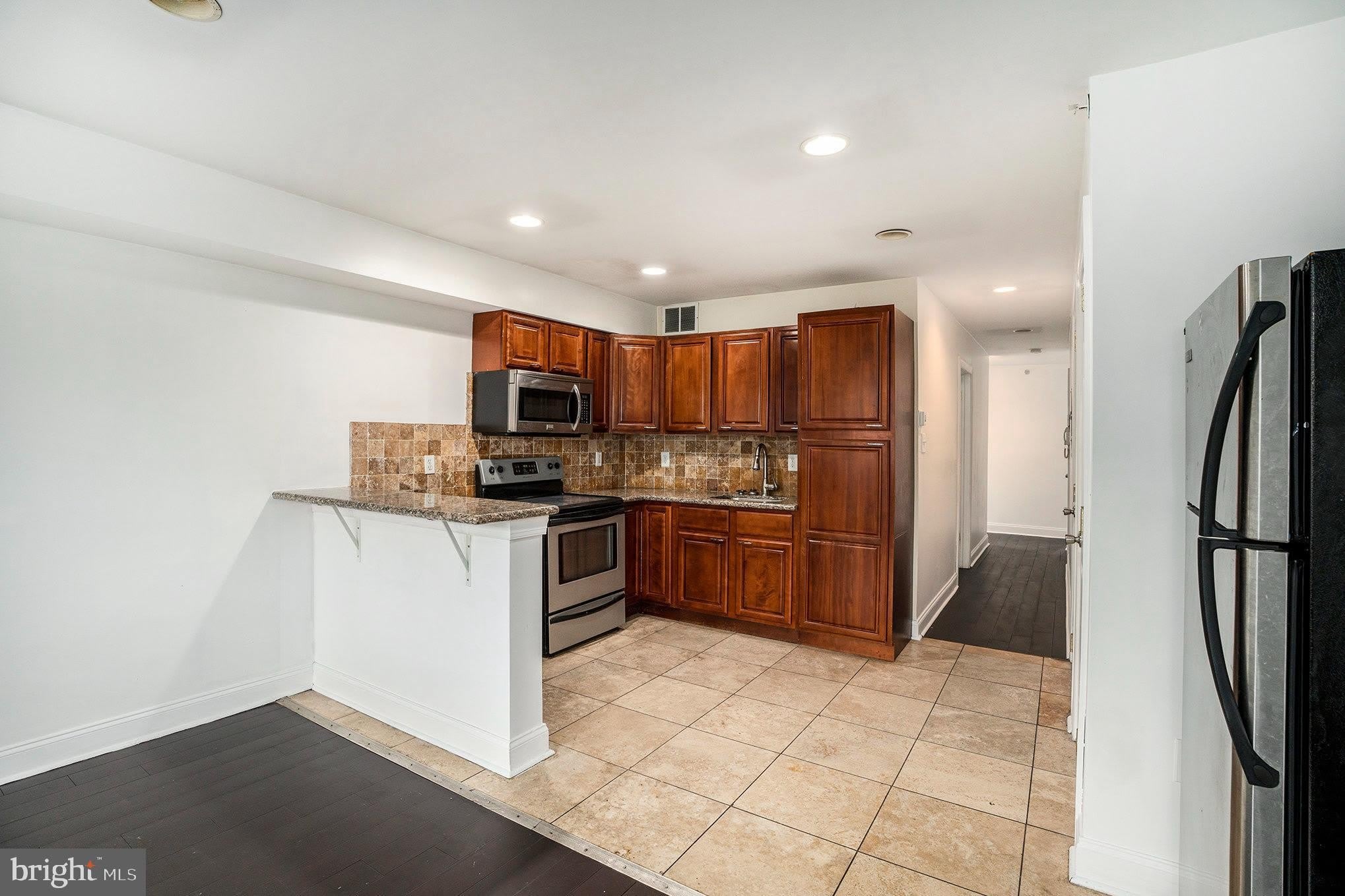 2027 N 15TH Street – photo 3