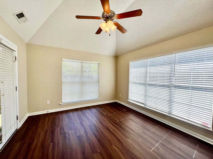 9146 Glen Cove – photo 4