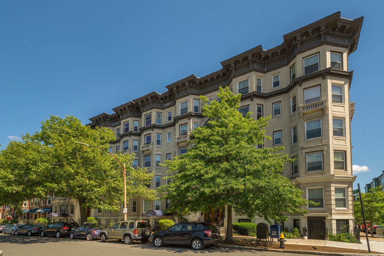 2 bed in the heart of Allston – photo 2