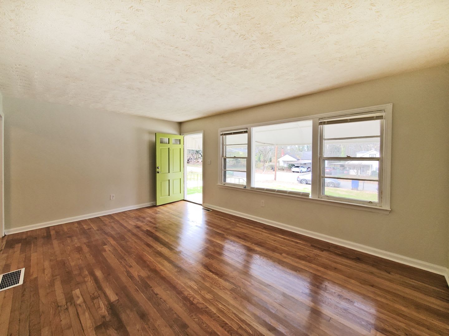 Cutest 2/1 Bungalow in Hapeville – photo 4