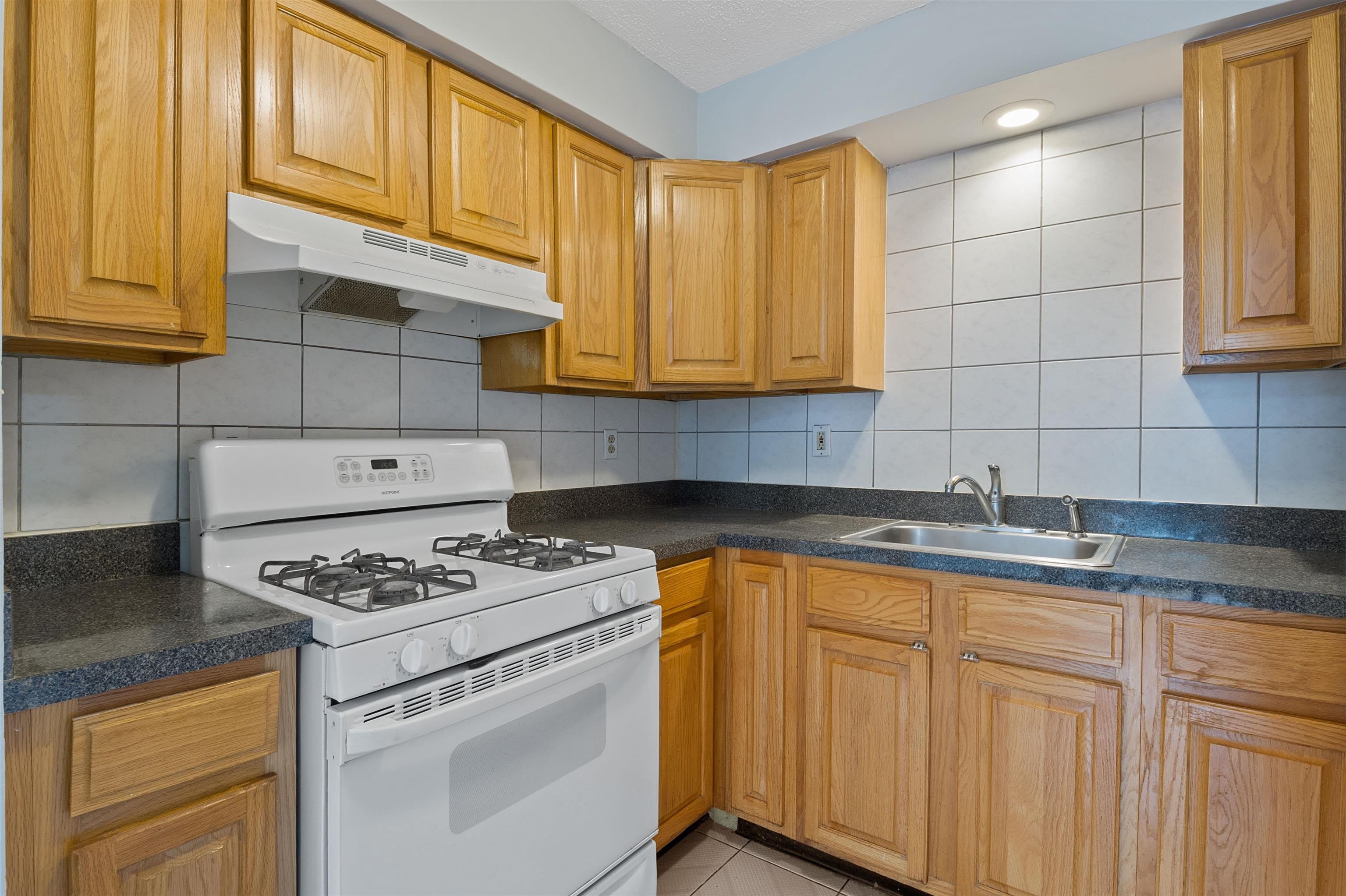 431 7TH ST – photo 3
